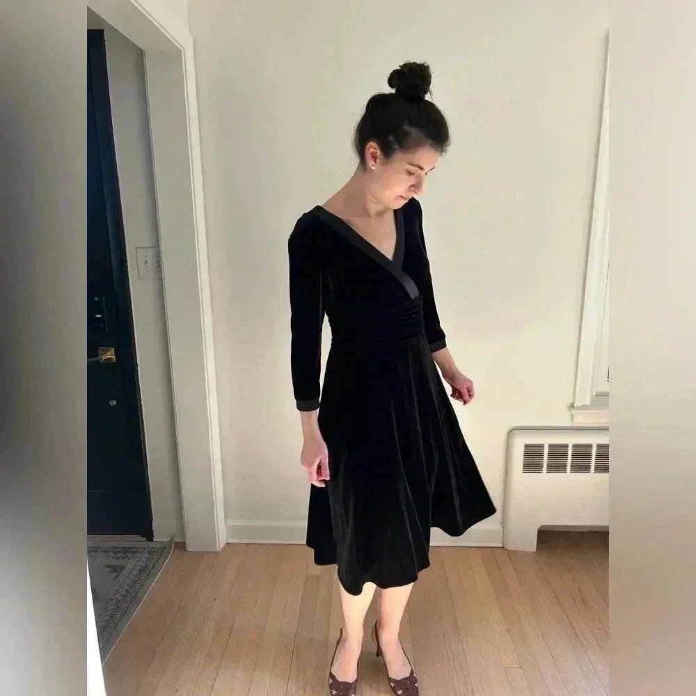 VTG SANDRA DARREN classic ruched V Neck blacktie velvet a line midi dress SZ 10.